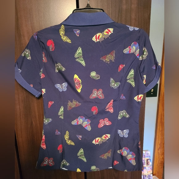 Butterfly button-up - Picture 2 of 3